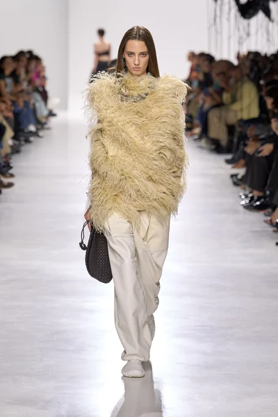 Look 23